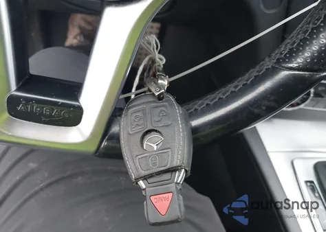 2014 Mercedes-Benz C 300 Sport 4Matic z USA, uszkodzony, nr VIN WDDGF8AB1ER304541